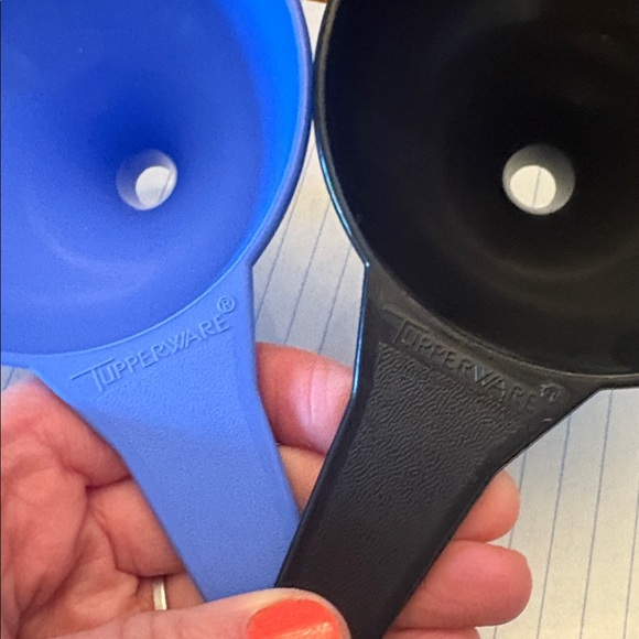 Tupperware Set of 2 Funnels - Brand New - Picture 8 of 8